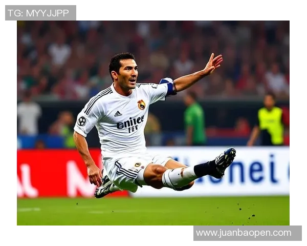 27号足球明星后卫的传奇故事与职业生涯回顾 27号足球明星后卫的传奇故事与职业生涯回顾