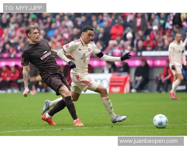 足球明星模型涂装艺术展示精美图片带你领略足球魅力与创意设计