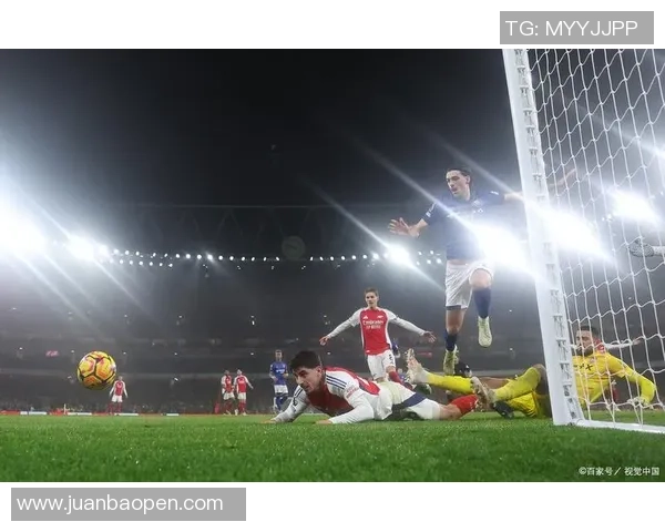 蛇形足球的魅力与技巧解析如何在比赛中运用这一独特战术提升球队表现 蛇形足球的魅力与技巧解析如何在比赛中运用这一独特战术提升球队表现