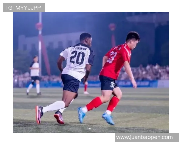 足球理发:在绿茵场上体验别样风格与激情的完美结合 足球理发:在绿茵场上体验别样风格与激情的完美结合