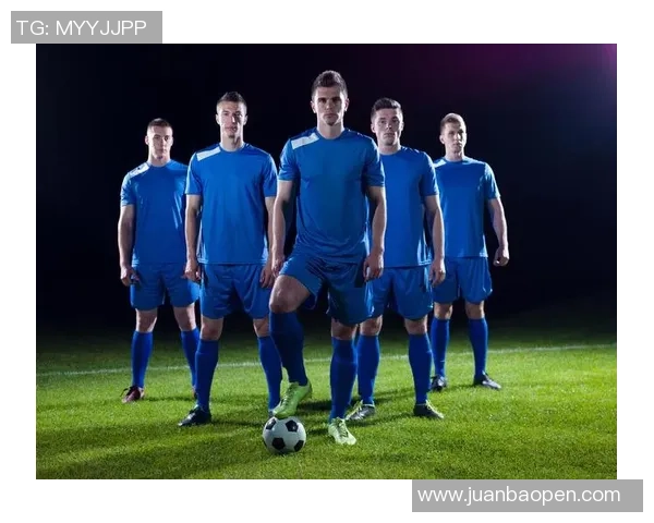 选择合适的足球课鞋子提升运动表现与保护脚部健康的重要性分析 选择合适的足球课鞋子提升运动表现与保护脚部健康的重要性分析